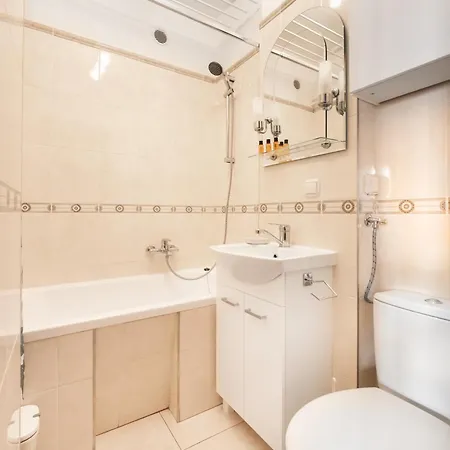 Krasinski Garden Charming By Bookinghost Apartmán Varšava